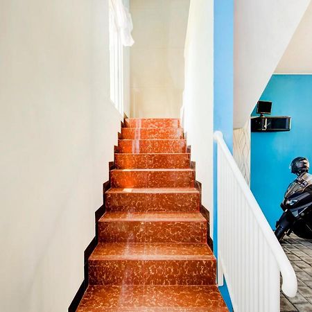 Oyo Life 3987 Kost Aditya スラバヤ エクステリア 写真