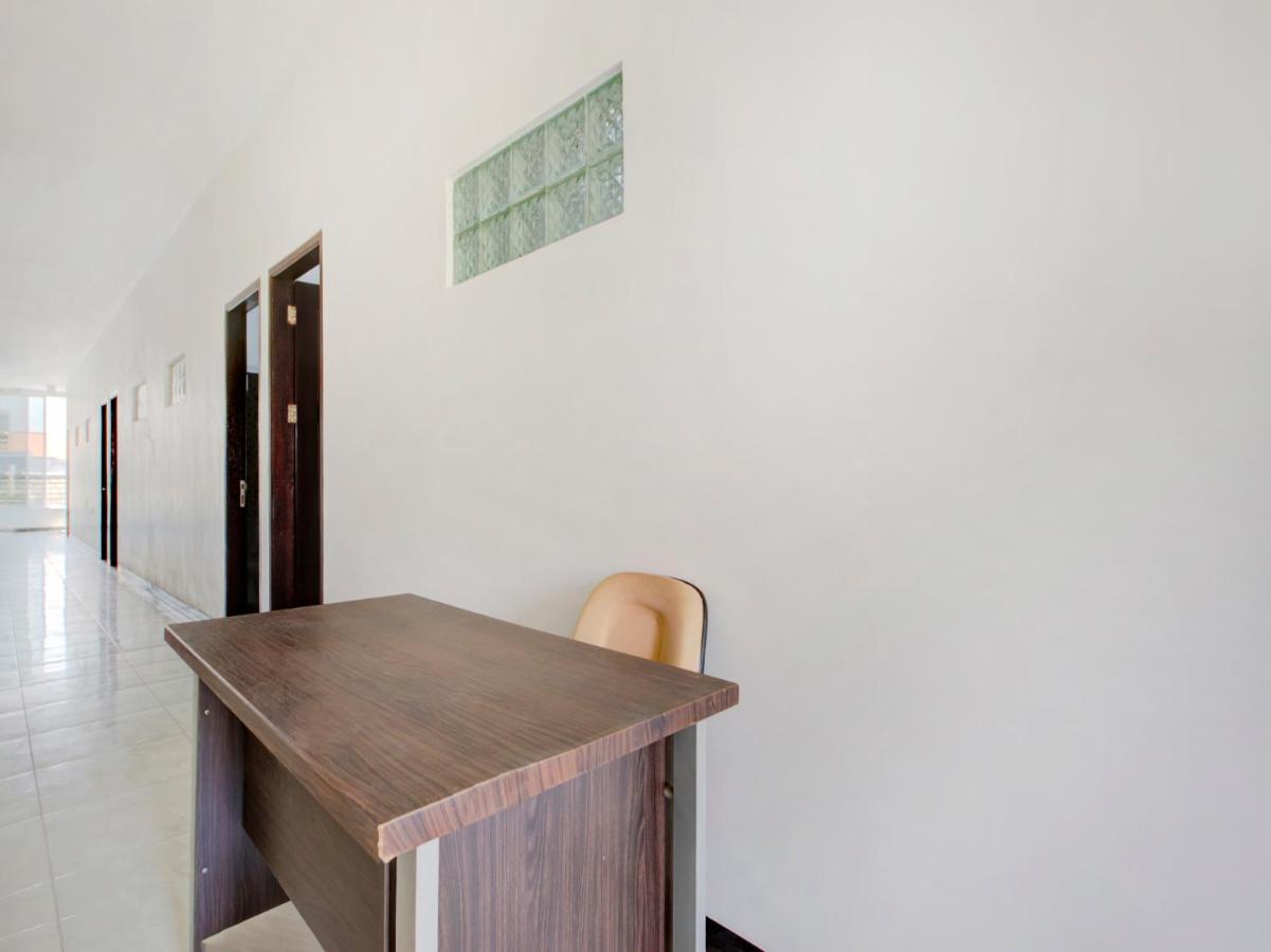 Oyo Life 3987 Kost Aditya スラバヤ エクステリア 写真
