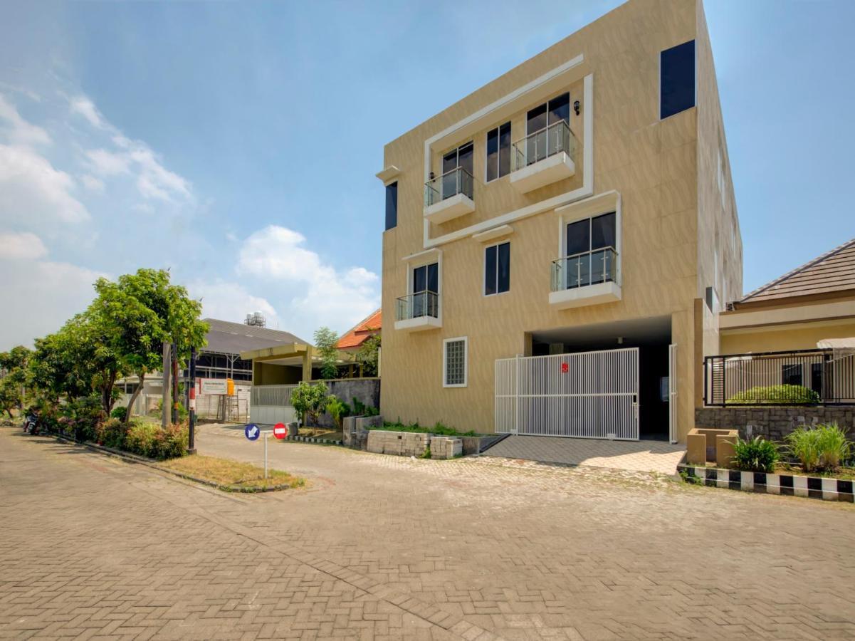 Oyo Life 3987 Kost Aditya スラバヤ エクステリア 写真