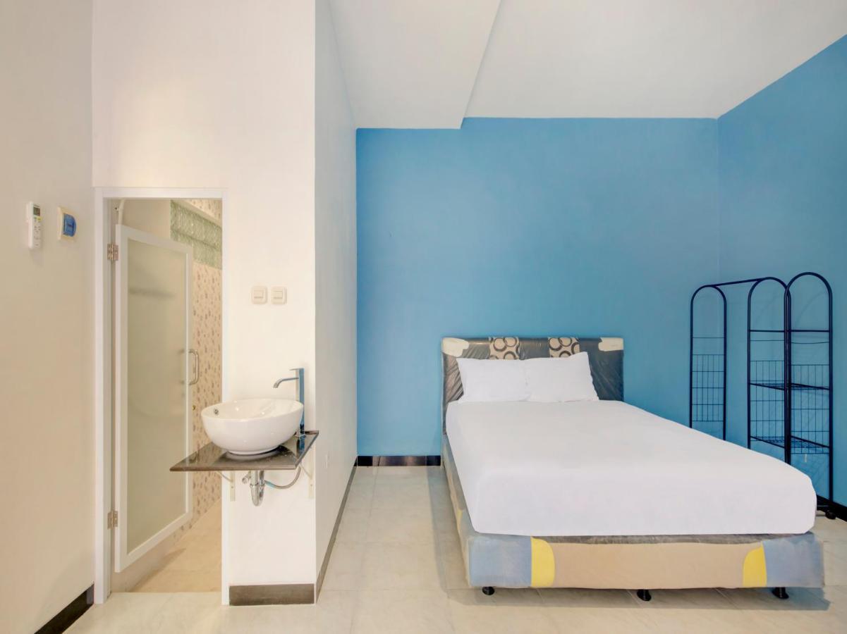 Oyo Life 3987 Kost Aditya スラバヤ エクステリア 写真